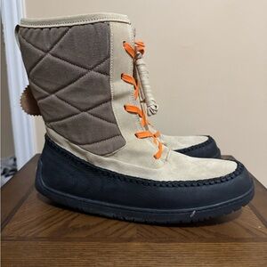 Stylish Beige and Black Men's Boots